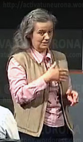 La catedrática, Julia Cuevas, durante la exposición. Credit: ACTIVATUNEURONA