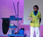 Natalia Ruiz, homenajeó a las limpiadoras en una conferencia sobre el polvo estelar. Credit: ACTIVATUNEURONA