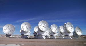 El Conjunto Compacto de Atacama (ACA, en su sigla en inglés) es un subsistema de 16 antenas de ALMA. Credit: (ESO/NAOJ/NRAO)