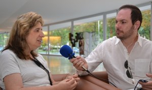 Un  momento de la entrevista con Rosa María Ros. Credit: ACTIVATUNEURONA