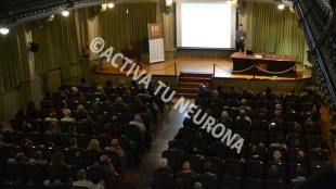 Goran Stipcich durante su conferencia en la repleta biblioteca de Bidebarrieta. Foto: © Javier San Martín