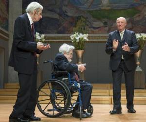 John F. Nash Jr. y Louis Nirenberg reciben el Premio Abel 2015 de Su Majestad el Rey Harald V. Foto: NTB / Scanpix